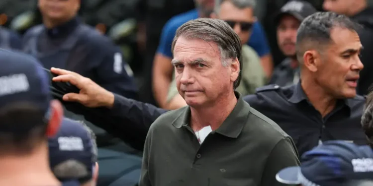 Bolsonaro passa por nova audiência de custódia após STF determinar execução de pena de 27 anos