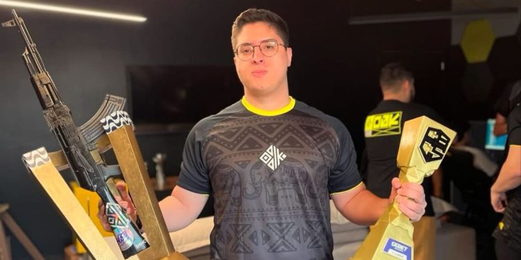 Amazonense Caio Michele disputa campeonato mundial de CS2 no Cazaquistão