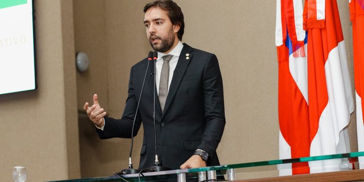 Deputado Thiago Abrahim propõe inclusão escolar de estudantes com TEA e TDAH por meio de visitas terapêuticas