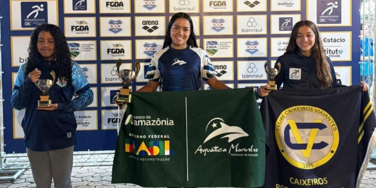 Nadadora amazonense Kathleen Manoella conquista três medalhas e dois troféus em competições nacionais