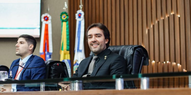 Projeto de lei de Thiago Abrahim amplia direitos da população em situação de rua no Amazonas