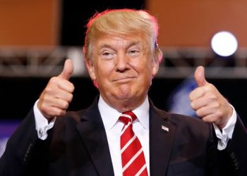 Trump diz que EUA estão prontos para intervir no Irã em meio a protestos