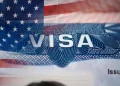 EUA suspendem processamento de vistos para 75 países, incluindo o Brasil