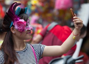 Veja dicas de segurança para proteger o celular e apps de banco durante as festas de Carnaval