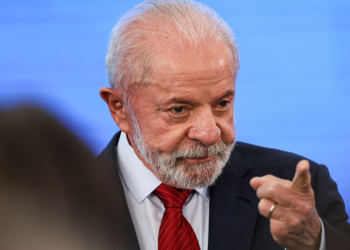 Lula barra ‘supersalários’ na Câmara e veta penduricalhos que furavam o teto de R$ 46 mil