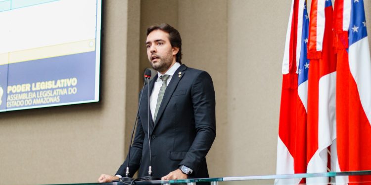 Projeto de lei de Thiago Abrahim assegura ao consumidor direito de cancelar cobranças em débito automático no Amazonas