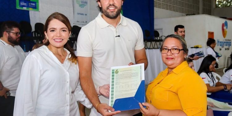Deputado Thiago Abrahim participa da entrega de títulos rurais em Itapiranga