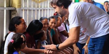 Thiago Abrahim visita escolas na zona rural de Maués e reforça compromisso com a educação