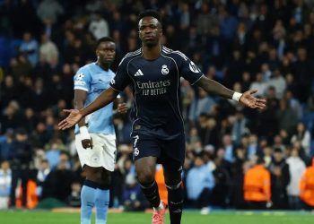 Real Madrid avança na Champions com 2 gols de Vinicius Júnior