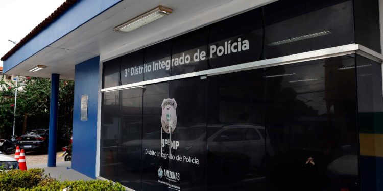 Suspeito faz compras com cartão roubado e ajuda na própria prisão em Manaus