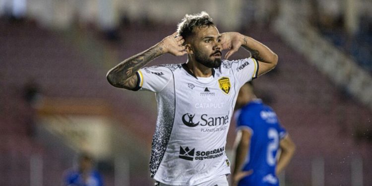 Amazonas FC vence Confiança fora de casa e larga bem na Série C