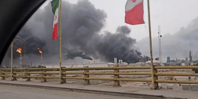 EUA e Irã negociam acordo por cessar-fogo de até 45 dias