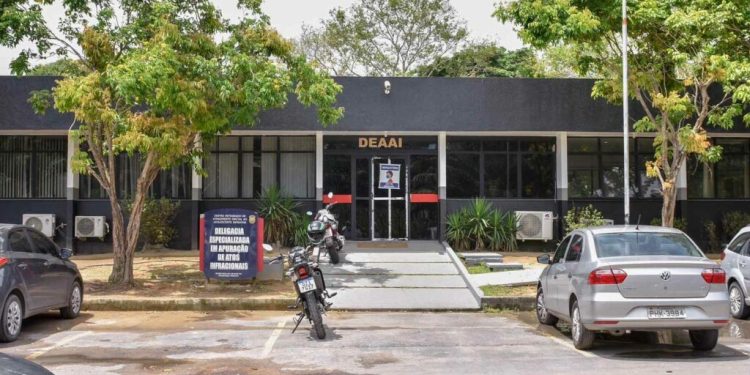 Adolescente é apreendido por induzir ex-namorada à automutilação e ao suicídio