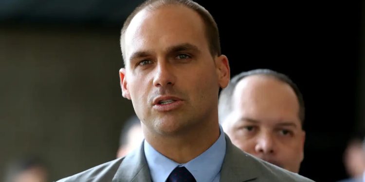 Réu em ação do ‘tarifaço’, Eduardo Bolsonaro falta a interrogatório no STF