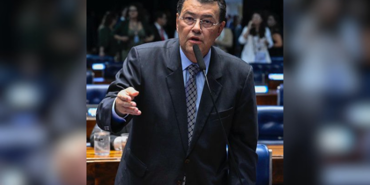 Eduardo Braga vai propor PEC para criar Código de Conduta para agentes públicos