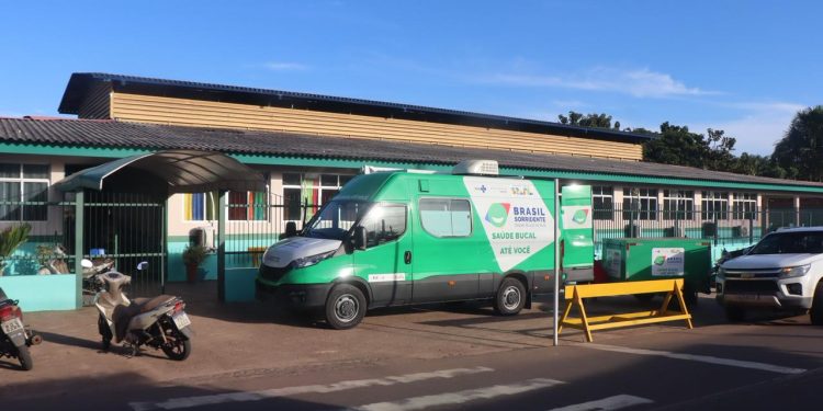 Prefeitura de Itacoatiara realiza Dia B da Saúde Bucal na Escola Municipal Chibly Calil Abrahim