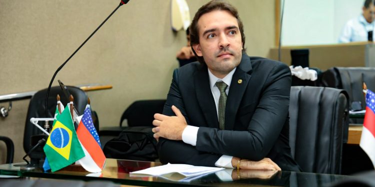 Projeto de lei de Thiago Abrahim propõe atendimento prioritário no AM para casos suspeitos de “varíola dos macacos”