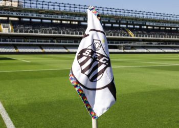 Santos encara adversário que vale 25 vezes menos e com presidente em campo