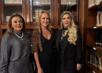 Juíza Lídia Carvalho empossa diretoria da ABMCJ-AM em cerimônia no TCE-AM