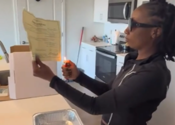 Mulher queima certidão de casamento ao som de Beyoncé após divórcio; VEJA