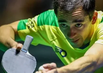 Calderano cai para chinês na semi e leva bronze na Copa do Mundo