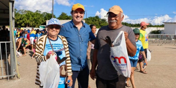 Prefeitura de Itacoatiara distribui 15 toneladas de pescado durante a Semana Santa