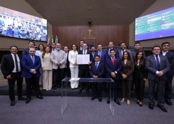 Roberto Cidade assume o Governo e faz chamado duro pela governabilidade no Amazonas