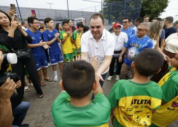 Roberto Cidade entrega ‘Centro Social Chapéu de Zinco’ no bairro Betânia