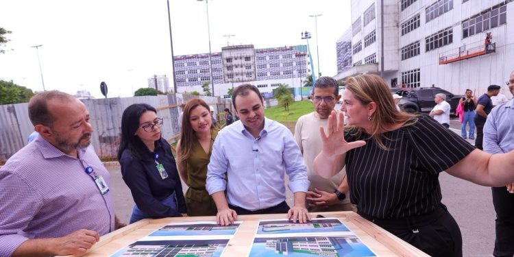 Governador Roberto Cidade vistoria nova unidade de saúde do Amazonas