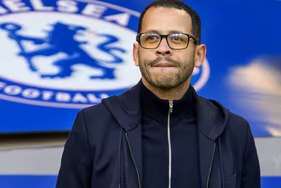Chelsea demite técnico Liam Rosenior após sequência de derrotas