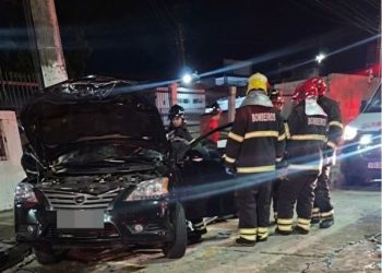 VÍDEO: motorista morre após carro bater em poste na zona norte de Manaus