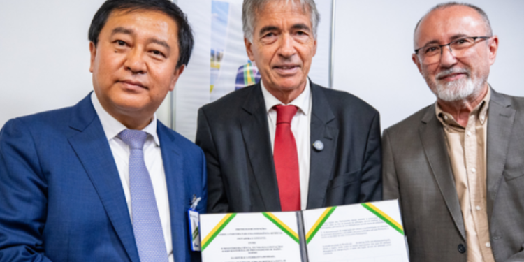 Governo firma acordo com a China para desenvolver capacidade nacional de IA