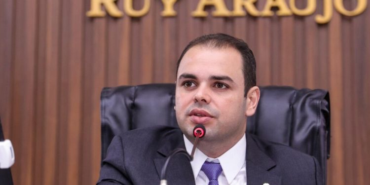 EXCLUSIVO: articulação política na Aleam quer novo governador eleito na terça-feira