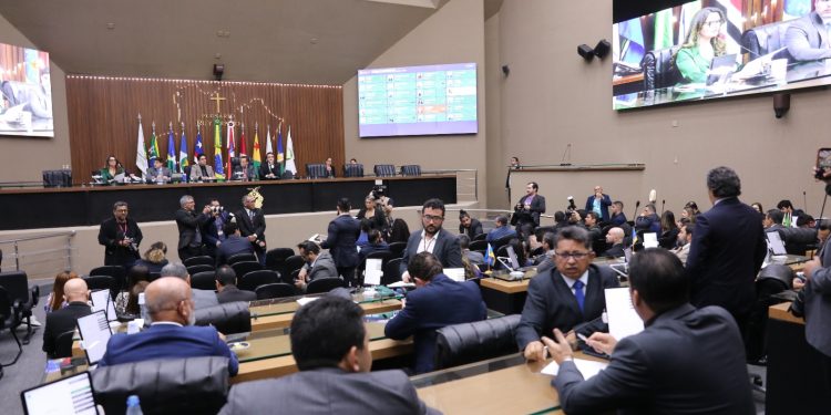 Eleição para governador-tampão ocorrerá no dia 4 na ALEAM