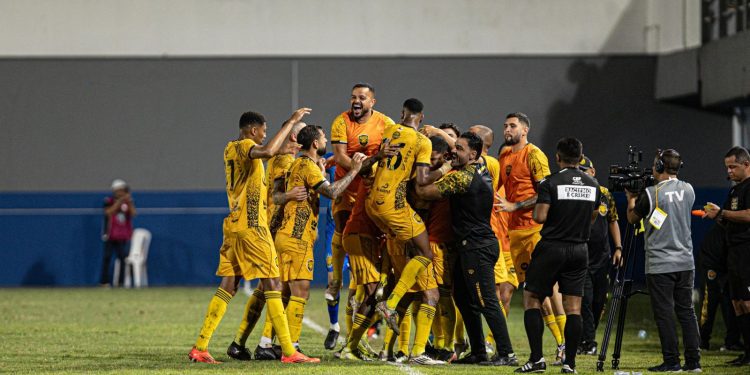 Amazonas FC vence o Maranhão-MA por 2 a 0 e segue líder na Série C
