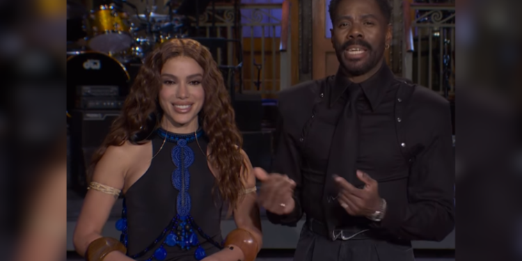 Anitta usa peça de ateliê do AM no Saturday Night Live nos EUA; veja a marca
