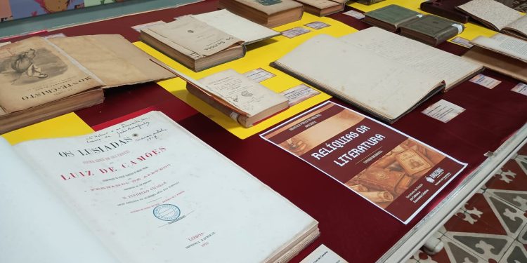 Biblioteca Pública abre exposição com obras raras em Manaus