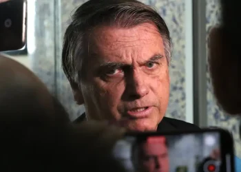 Defesa de Jair Bolsonaro informa ao STF necessidade de cirurgia no ombro