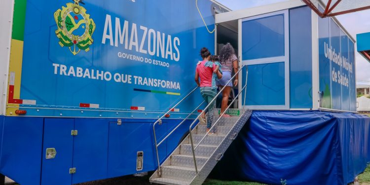 Carreta da Saúde oferece exames gratuitos na zona norte de Manaus