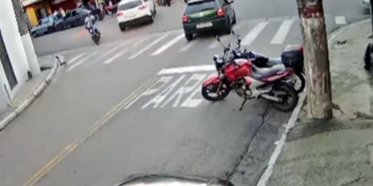 VÍDEO: motorista embriagado atropela quatro crianças; dois irmãos morrem