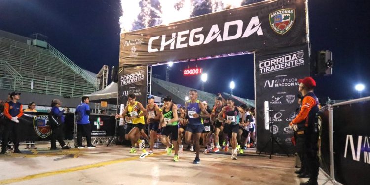 Com mais de 5 mil participantes em corrida, PMAM comemora 189 anos