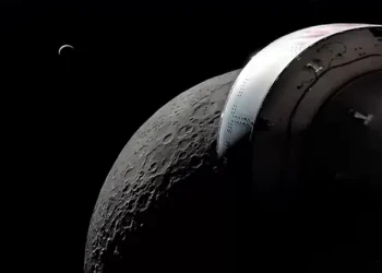 NASA revela foto inédita da Lua feita por tripulação da Missão Artemis 2