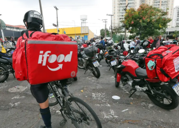 Lula defende previdência social para profissionais de aplicativos