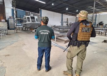 Estaleiro irregular é fechado e multado em mais de R$ 200 mil em Manaus