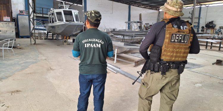 Estaleiro irregular é fechado e multado em mais de R$ 200 mil em Manaus