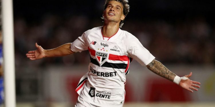 Brasileirão: Ferreira brilha e São Paulo aplica 4 a 1 no Cruzeiro