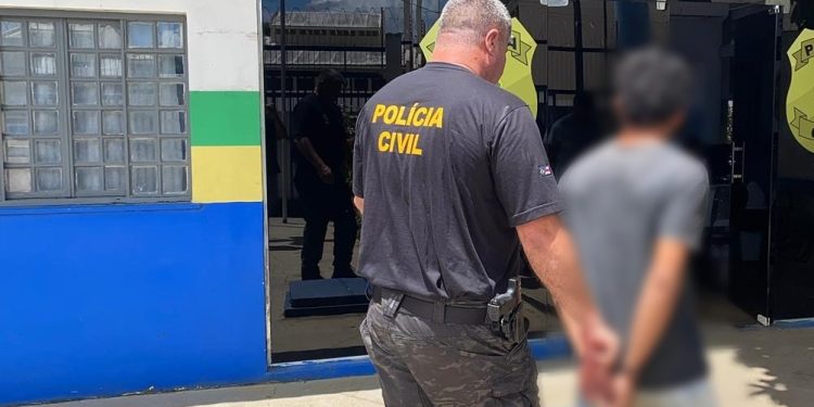 Preso suspeito de golpear ex com 17 facadas no AM; mulher sobreviveu