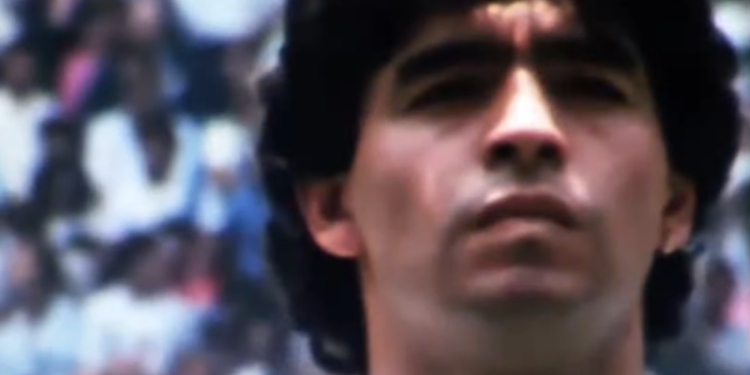 Novo julgamento pela morte de Maradona reinicia após escândalo judicial