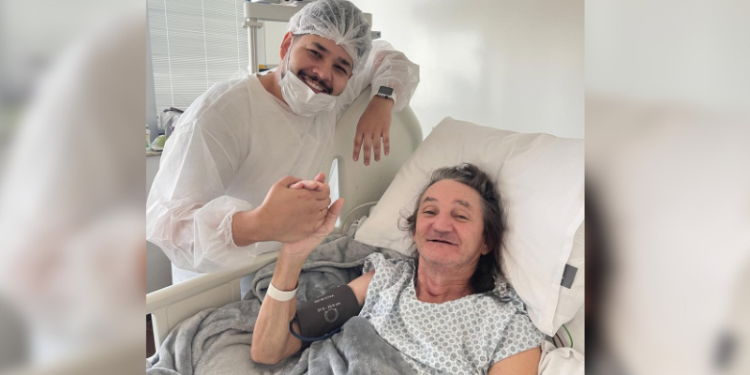 Humorista Marquito inicia fisioterapia oral para voltar a falar e comer