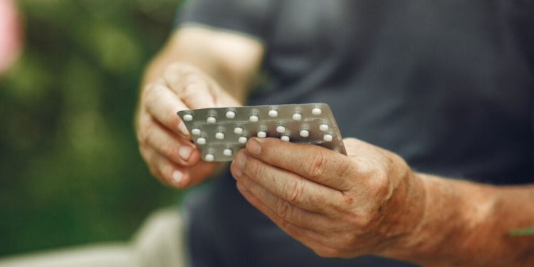 Comissão aprova alerta em rótulo sobre efeito de remédio em motoristas